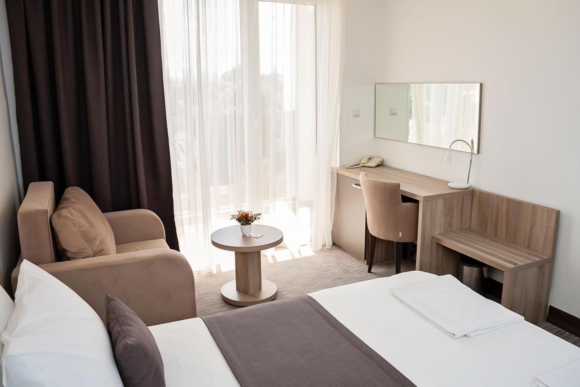 Bosphorus Hotel Aleksinac Eksteriør bilde