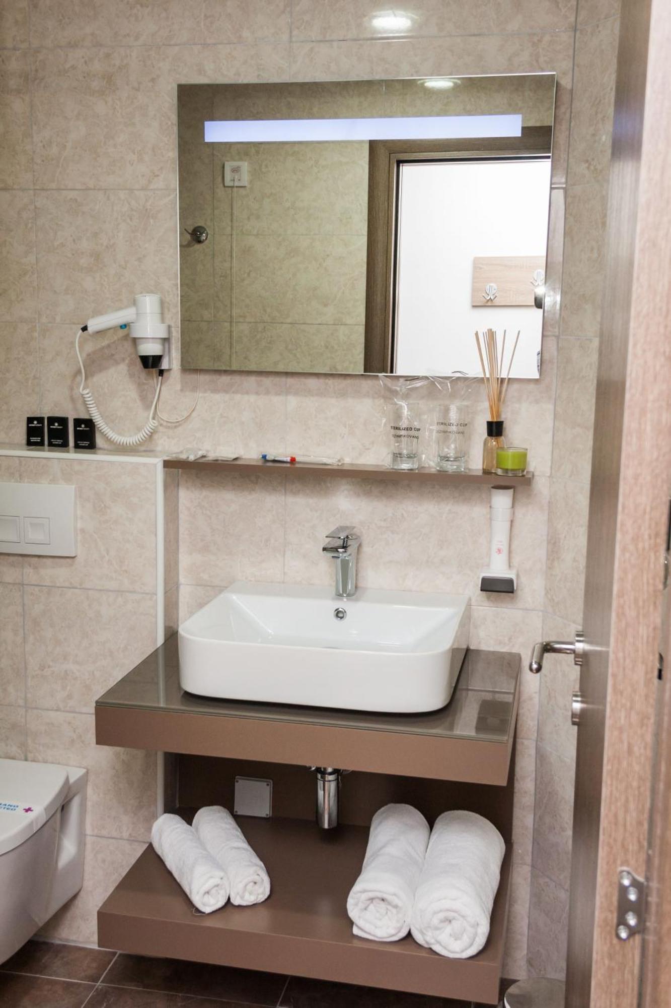 Bosphorus Hotel Aleksinac Eksteriør bilde