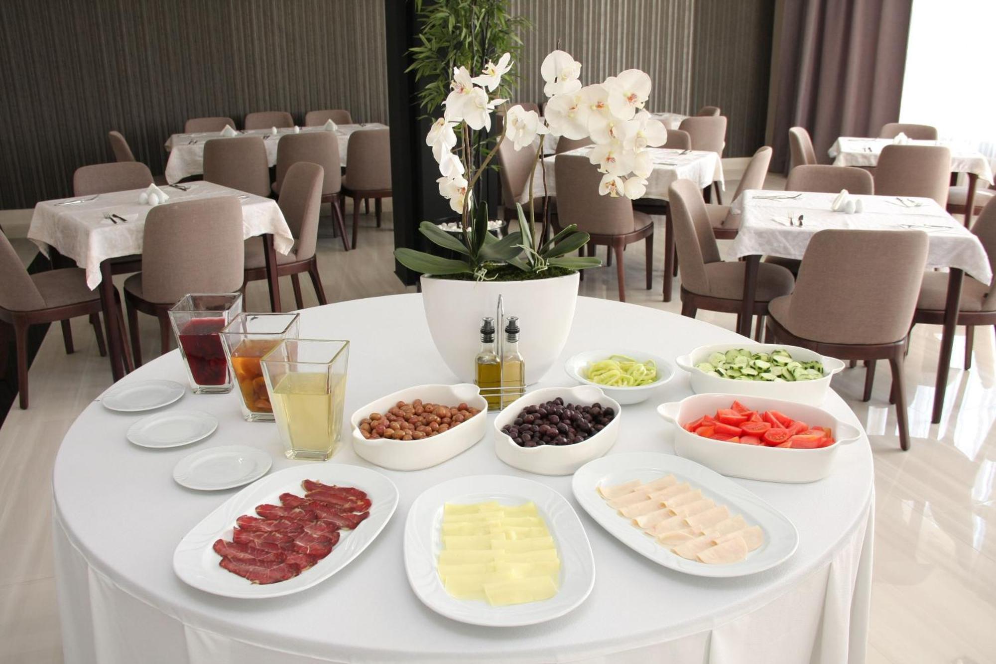 Bosphorus Hotel Aleksinac Eksteriør bilde