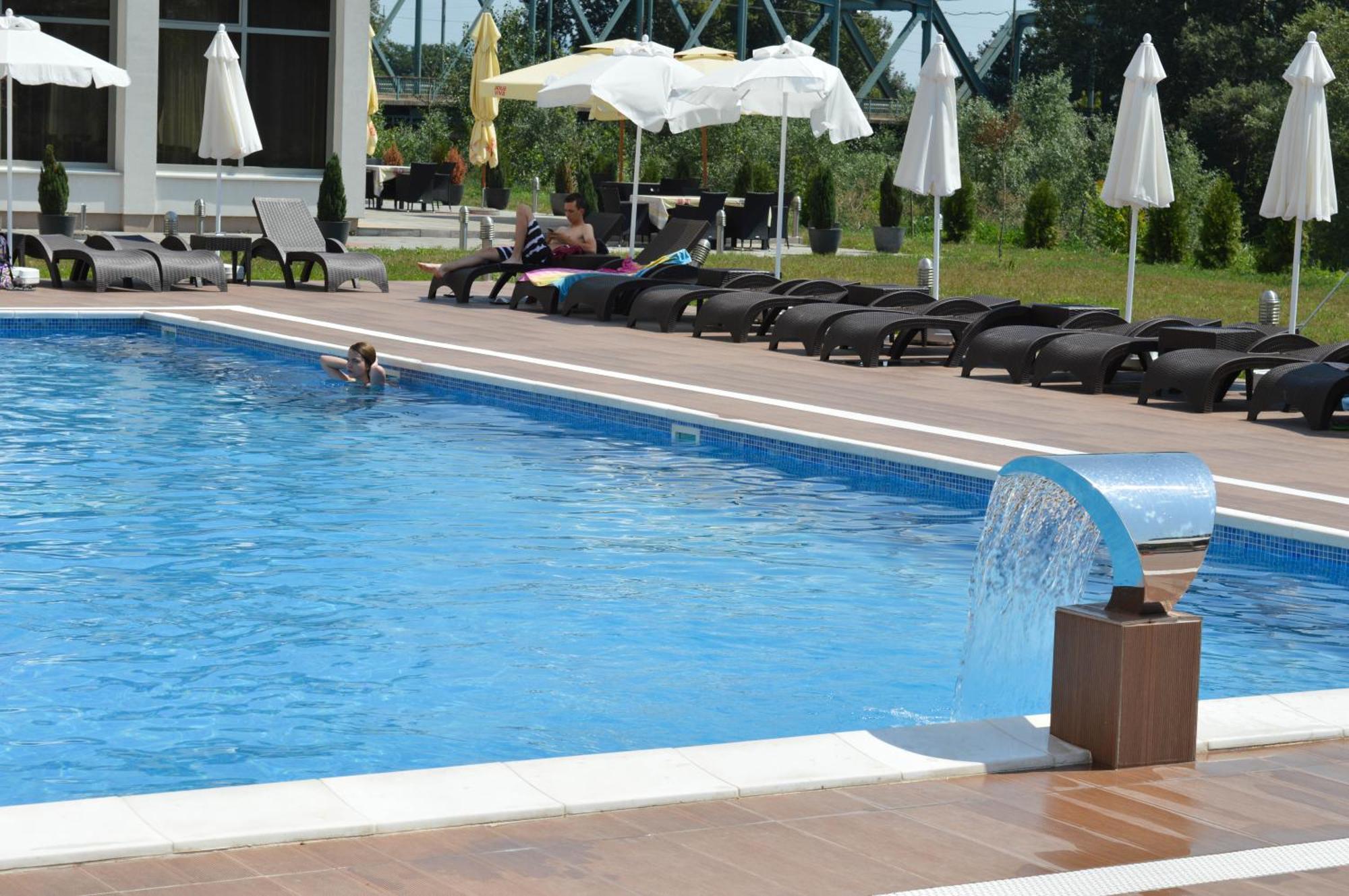 Bosphorus Hotel Aleksinac Eksteriør bilde